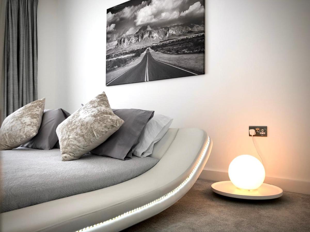 Panoramic Park And City Penthouses Retreat 런던 외부 사진