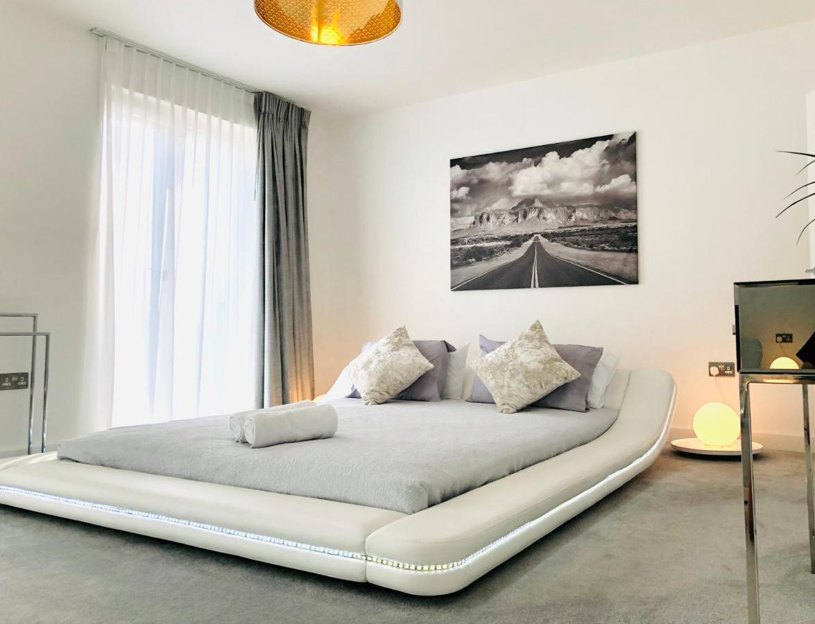 Panoramic Park And City Penthouses Retreat 런던 외부 사진