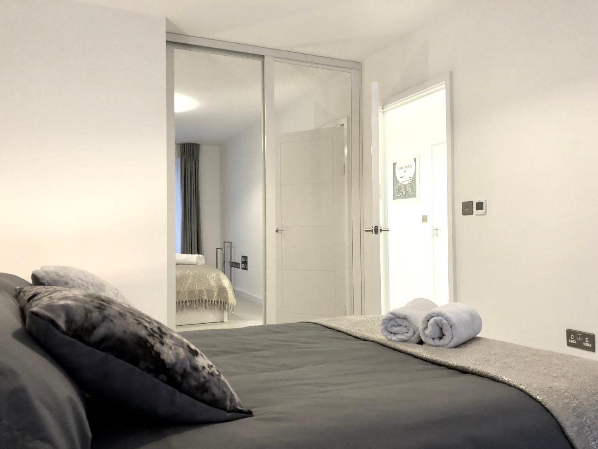 Panoramic Park And City Penthouses Retreat 런던 외부 사진