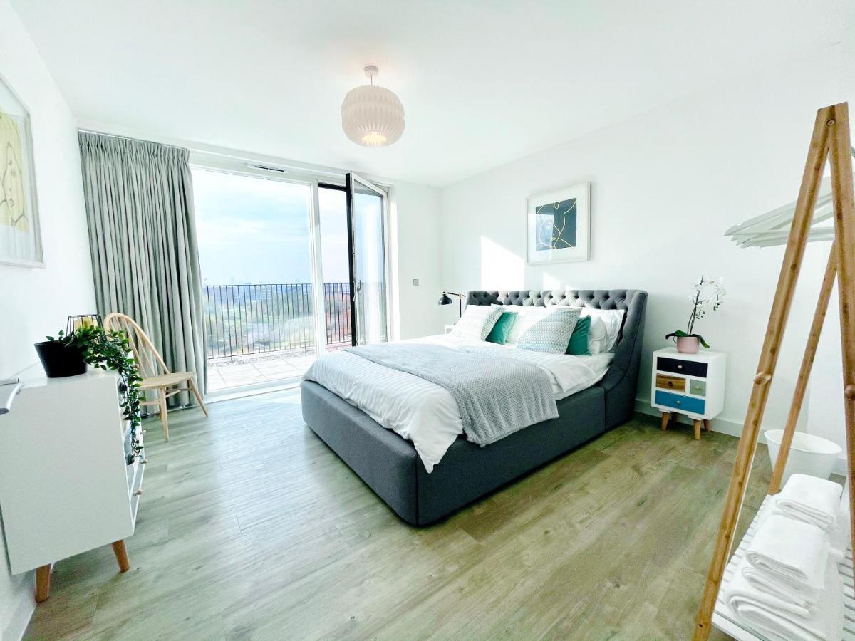 Panoramic Park And City Penthouses Retreat 런던 외부 사진