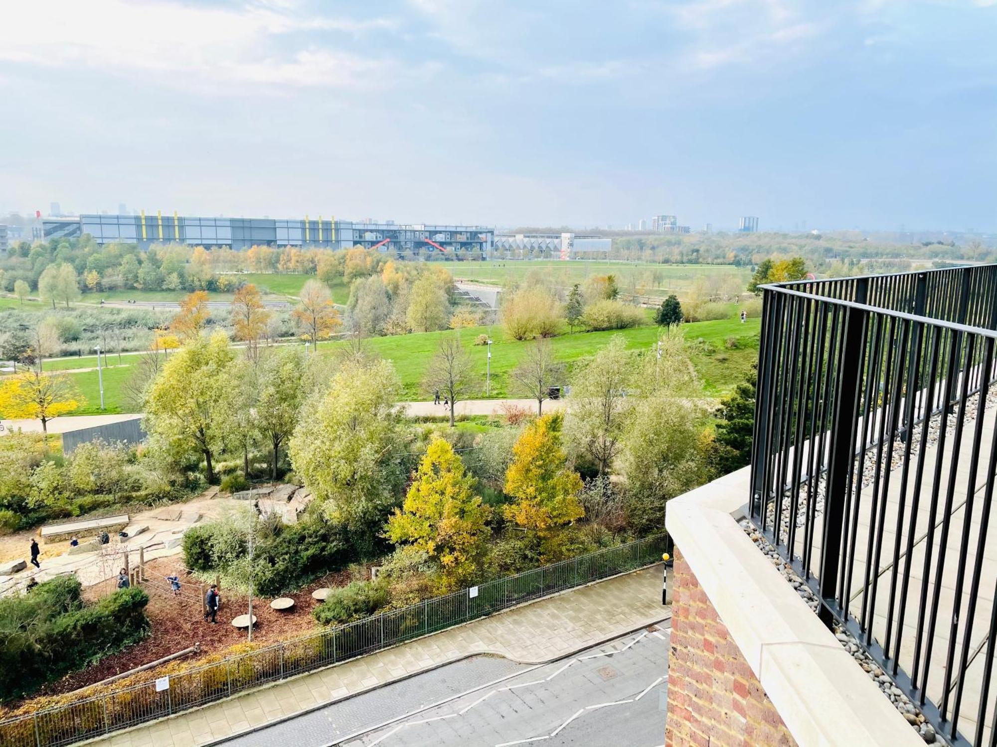 Panoramic Park And City Penthouses Retreat 런던 객실 사진