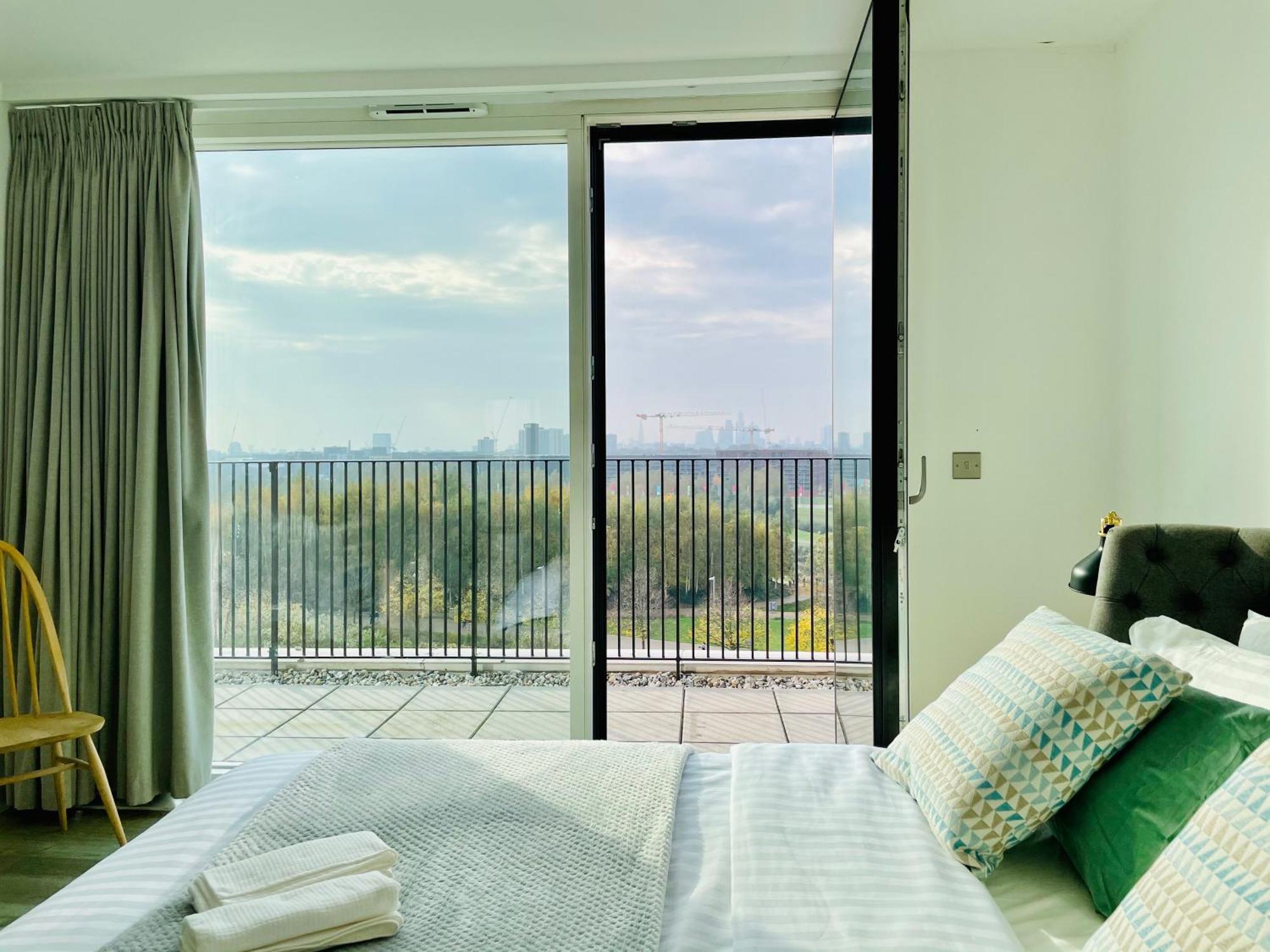 Panoramic Park And City Penthouses Retreat 런던 객실 사진