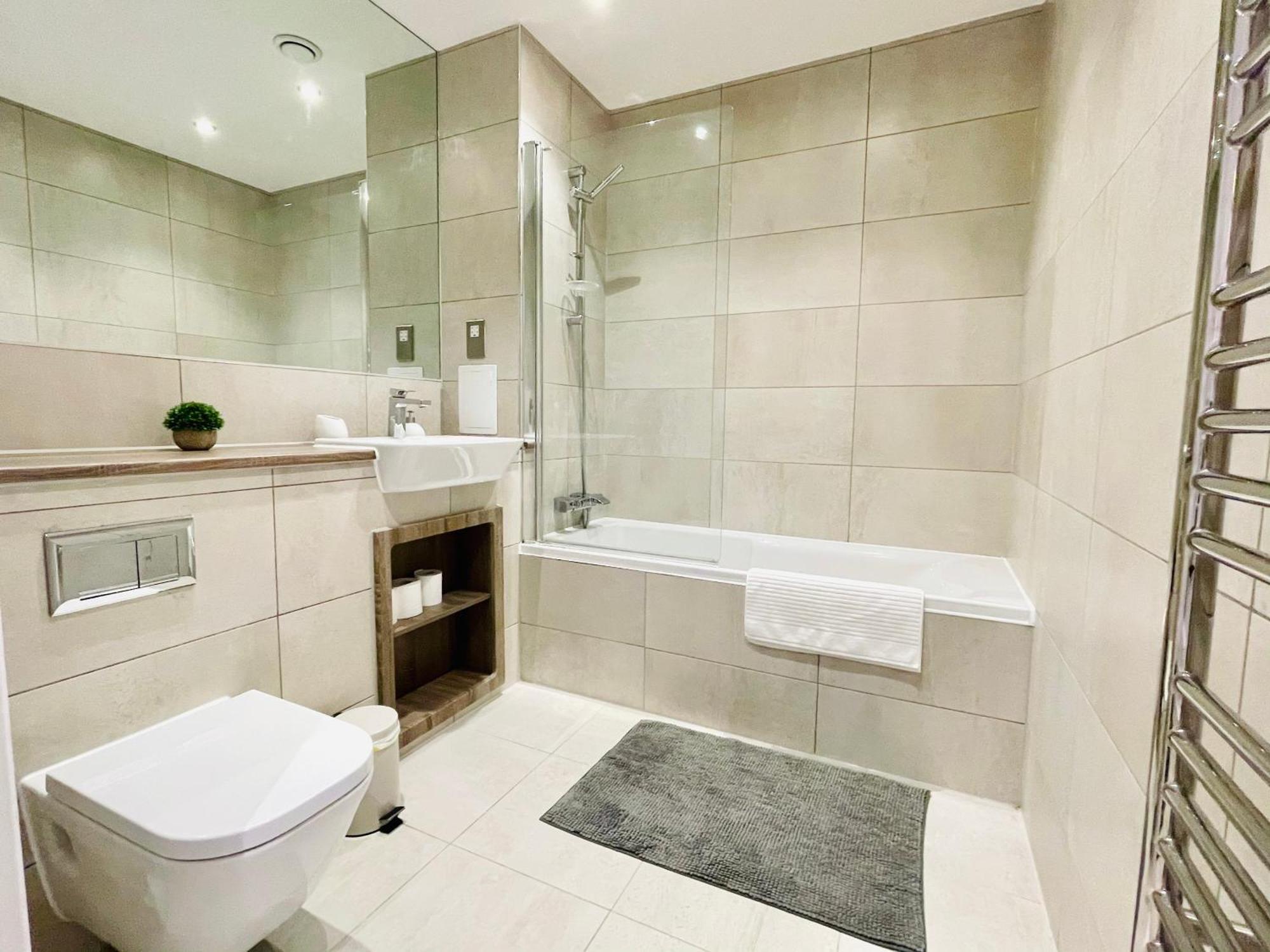 Panoramic Park And City Penthouses Retreat 런던 객실 사진