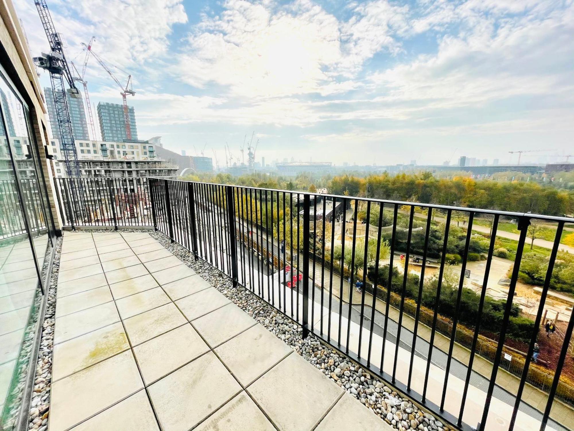 Panoramic Park And City Penthouses Retreat 런던 객실 사진